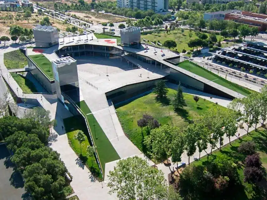International student planning a Spanish university Pathway programme
