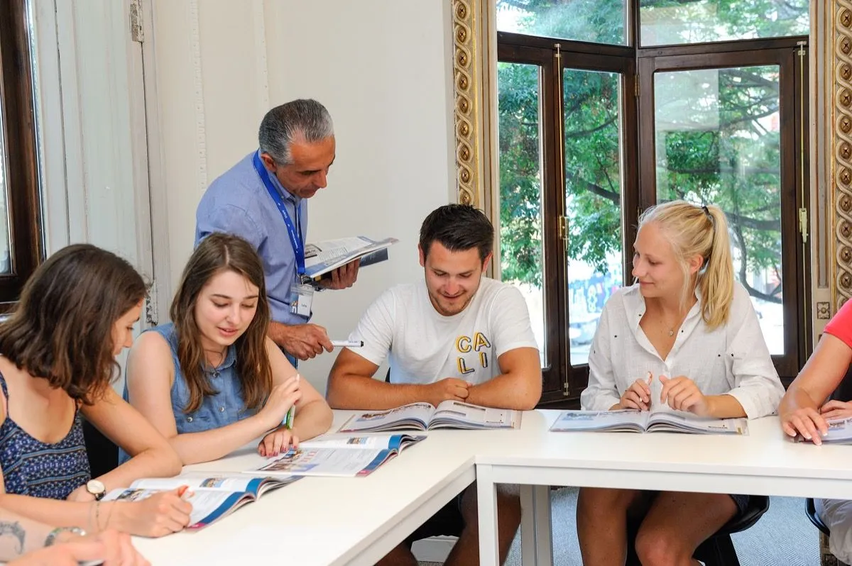 Classroom at Españolé International House Valencia with students in a Spanish lesson