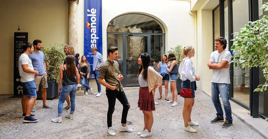 Main hallway at Españolé with access to classrooms and shared spaces