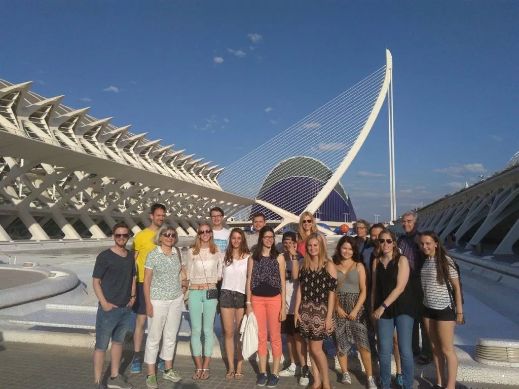 Españolé students exploring Valencia on a cultural outing around the city