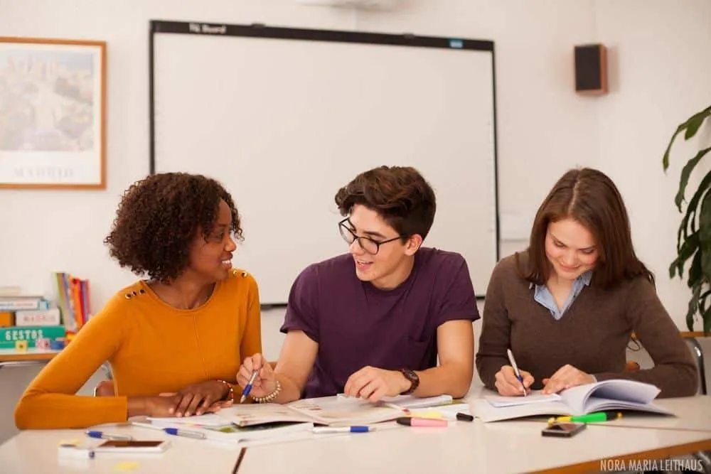 Bright and well-equipped Spanish classroom at EUREKA Madrid