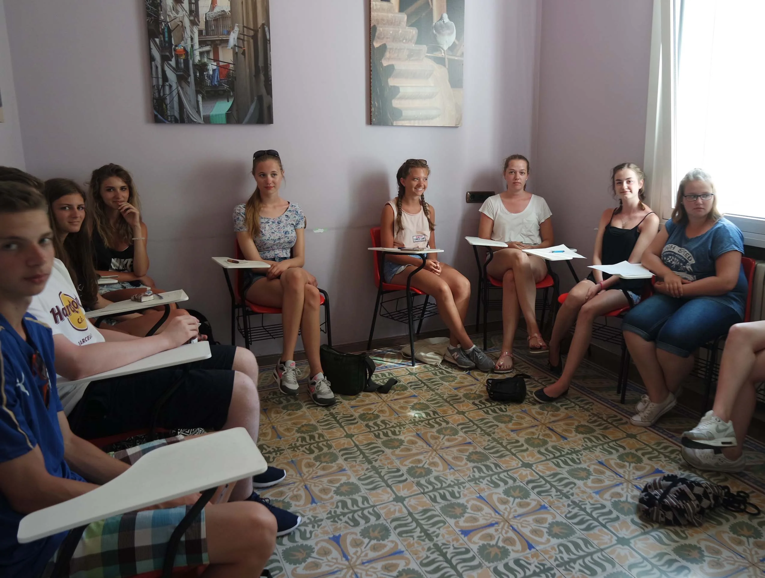 Grupo reducido en clase dentro de Linguaschools
