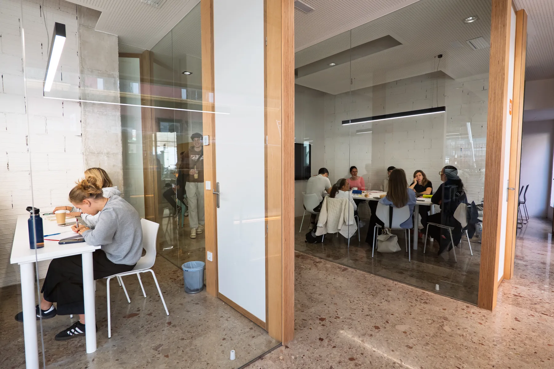 Small-group learning space at Proyecto Español Alicante