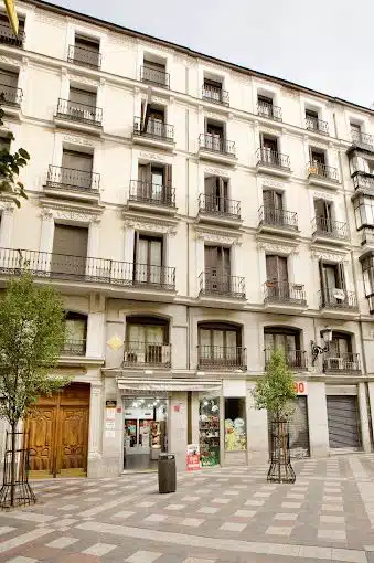 EUREKA School of Spanish en Madrid: ambiente de aprendizaje en la escuela, clases de español en grupos reducidos y enfoque comunicativo en pleno centro de Madrid