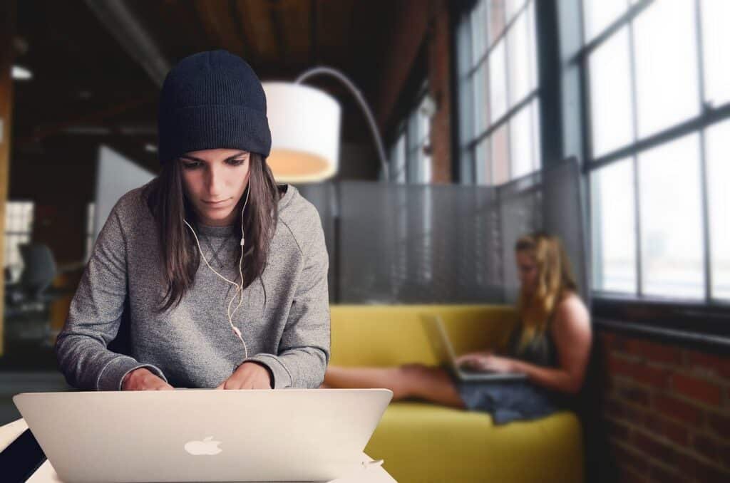 Espacio colaborativo en España, perfecto para nómadas digitales que buscan un ambiente de trabajo dinámico mientras disfrutan del país.