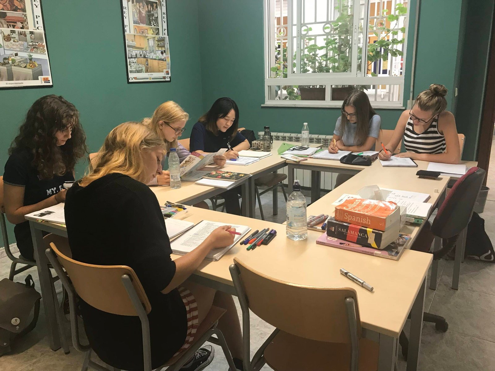 公共休憩區：學生放鬆與交流空間