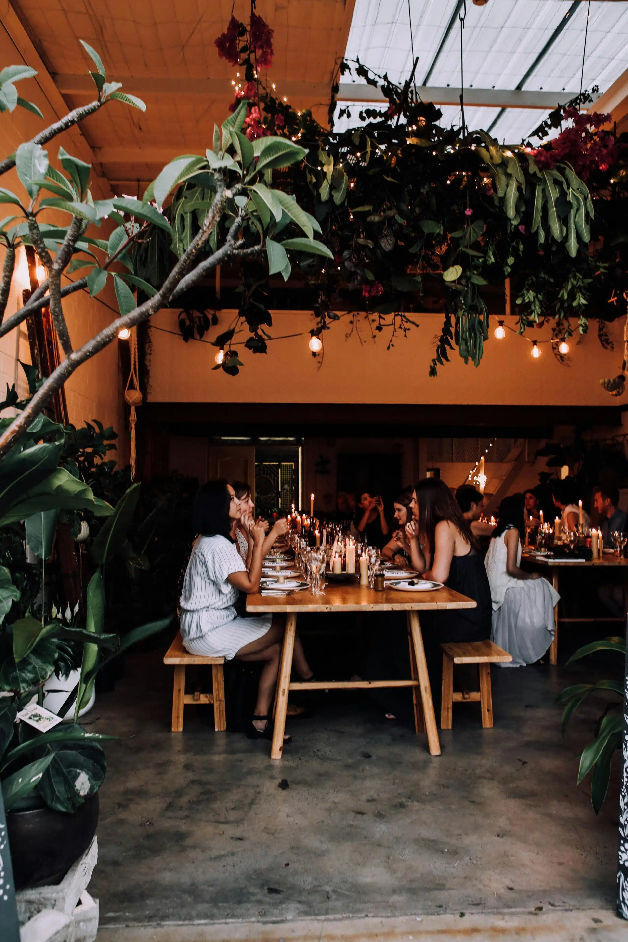 Diálogo en español para pedir y pagar en un restaurante